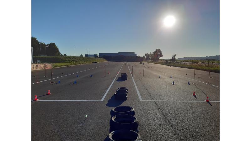 Pleins Phares au Mans votre permis voiture et permis moto - piste moto privée à Saint Saturnin