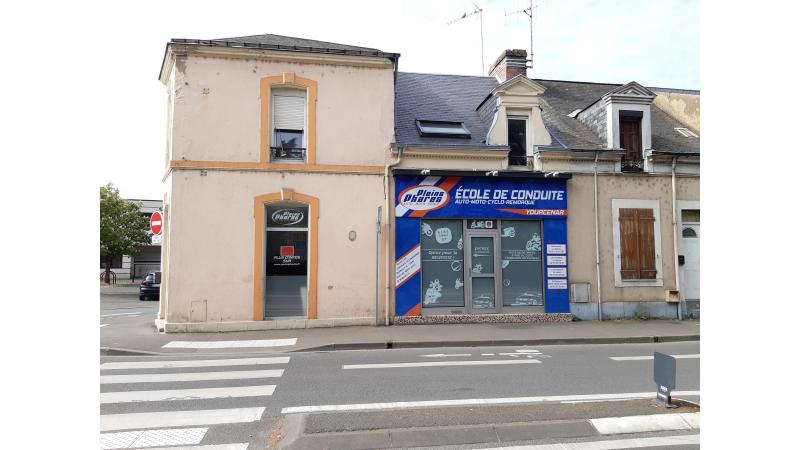 Yourcenar boulevard de la petite vitesse auto école pleins phares moto école pleins phares gare sud